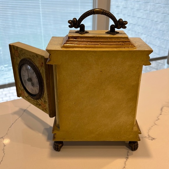 Decorative Clock - opens with 3 hooks - Picture 5 of 5